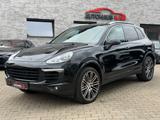 Porsche 4.2 V8 Diesel / CarPlay / Pano / Temp. / 21 Zoll - Porsche Cayenne in Aachen