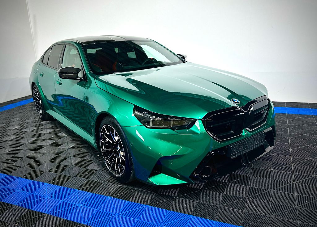 BMW M5 / Ultimate Paket/Prod. 2025/Keramik/Carbon