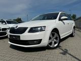 Skoda Octavia Combi Elegance 4x4 Navi Xeno - Skoda Octavia: Allradantrieb, Elegance