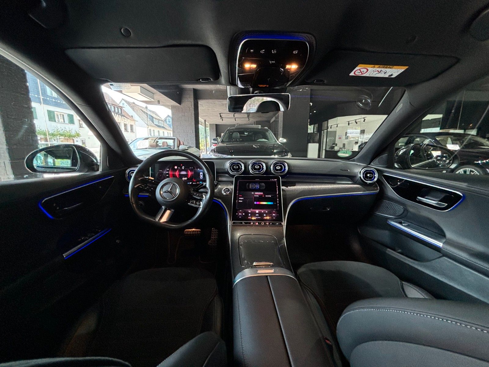 Fahrzeugabbildung Mercedes-Benz C 200 4Matic///AMG LINE//AMBIENTE/KAMERA/CARBON/
