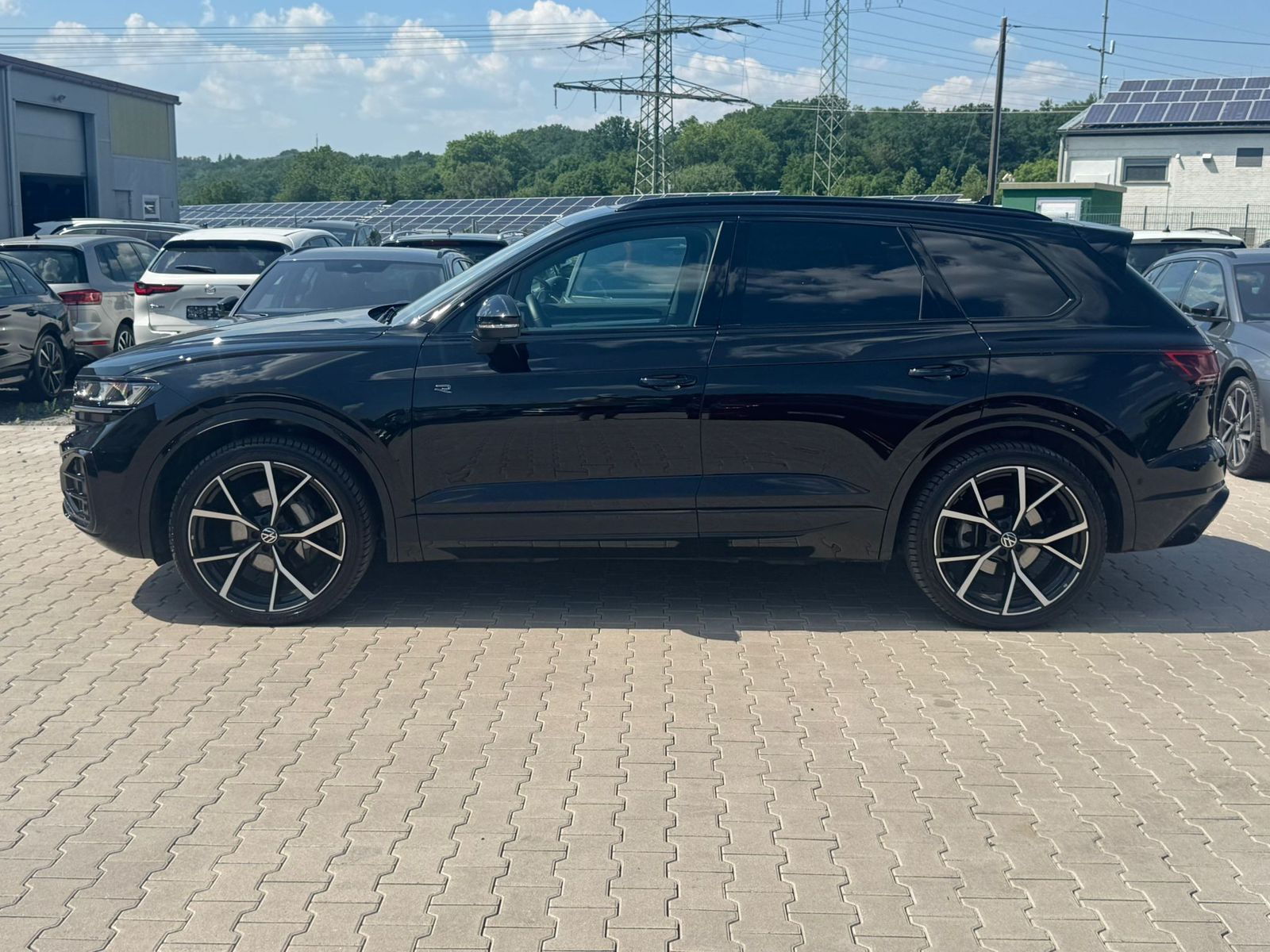 Fahrzeugabbildung Volkswagen Touareg 3.0TDI 4M R-Line VOLL Black 22" UPE 114T