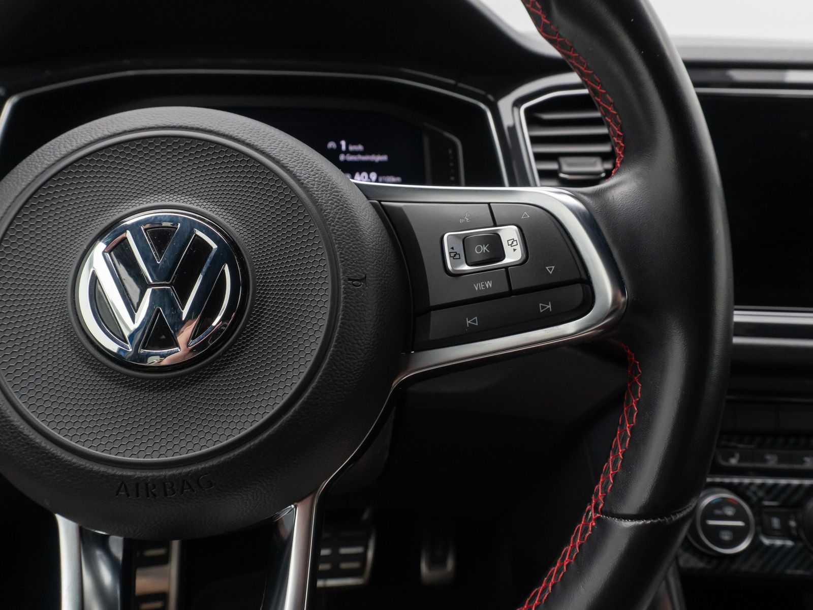 Fahrzeugabbildung Volkswagen T-Roc Sport 4Motion ACC Navi PDC AppleCar HiFi A