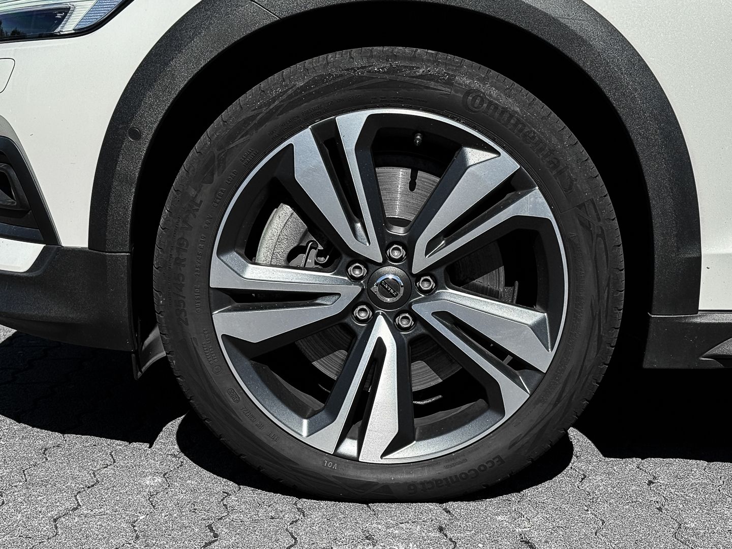 Volvo V60 Cross Country Cross Country Plus AWD StandHZ imagem 3