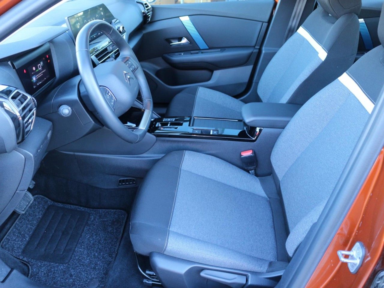Fahrzeugabbildung Citroën ë-C4 FEEL 136