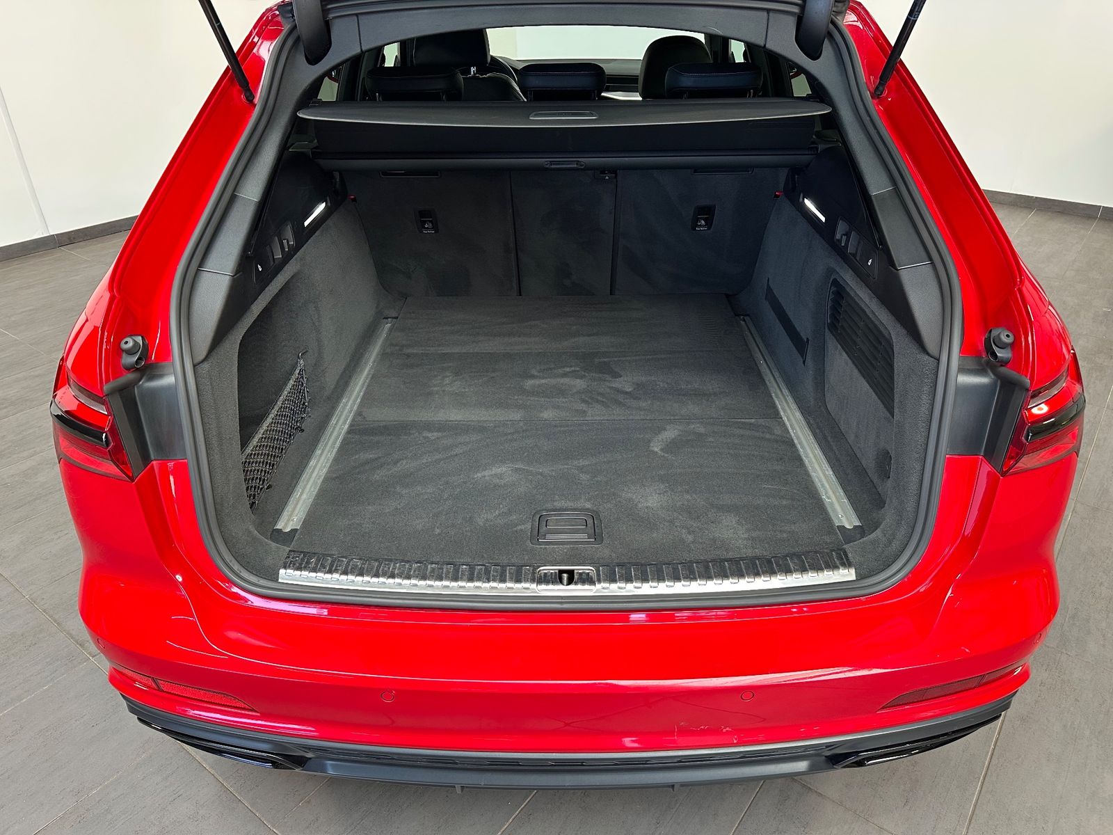 Fahrzeugabbildung Audi A6 Avant 3.0 TDI Qu S-Line NAV+LED+PANO+KAM+ACC