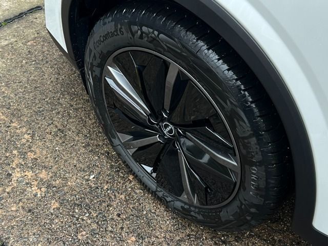 Fahrzeugabbildung Nissan Qashqai 1.3 DIG-T Xtronic Tekna PGD*Bose*MJ26