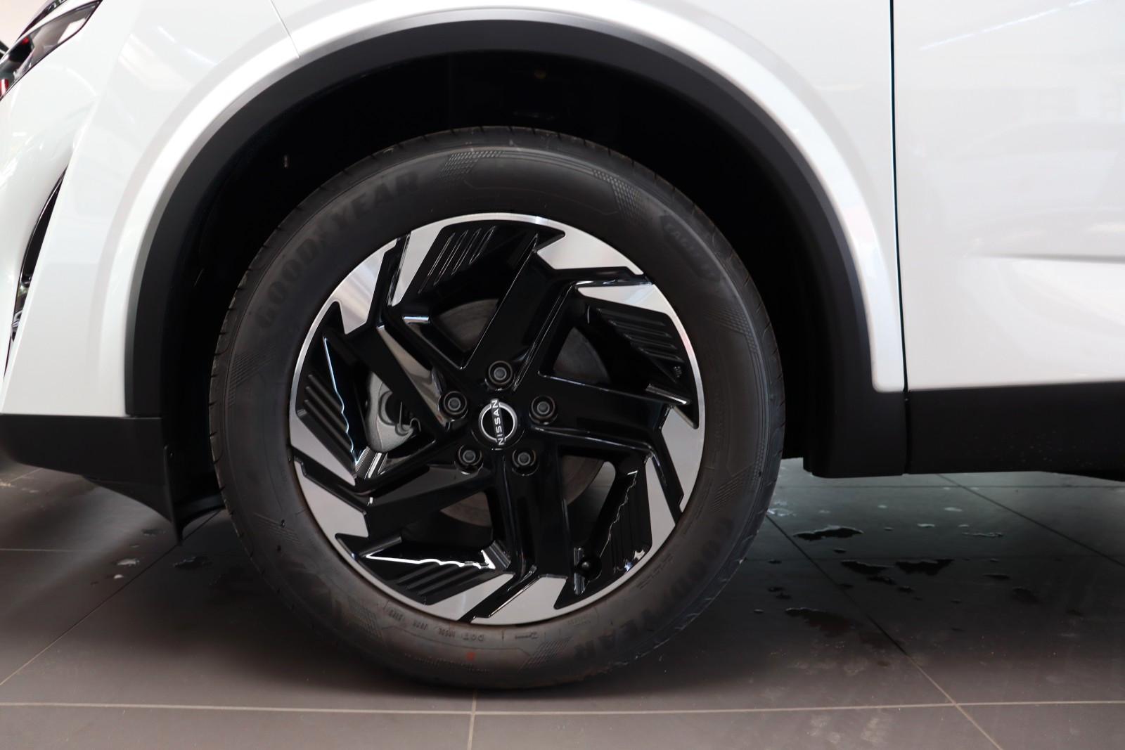 Nissan Qashqai 1.3 AT N-Connecta Navi,LED,TLeder SOFORT