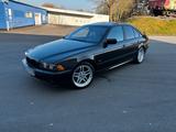 BMW 530i Sport E39 Saphirschwarz M54 Motor - BMW 530: E39 530i