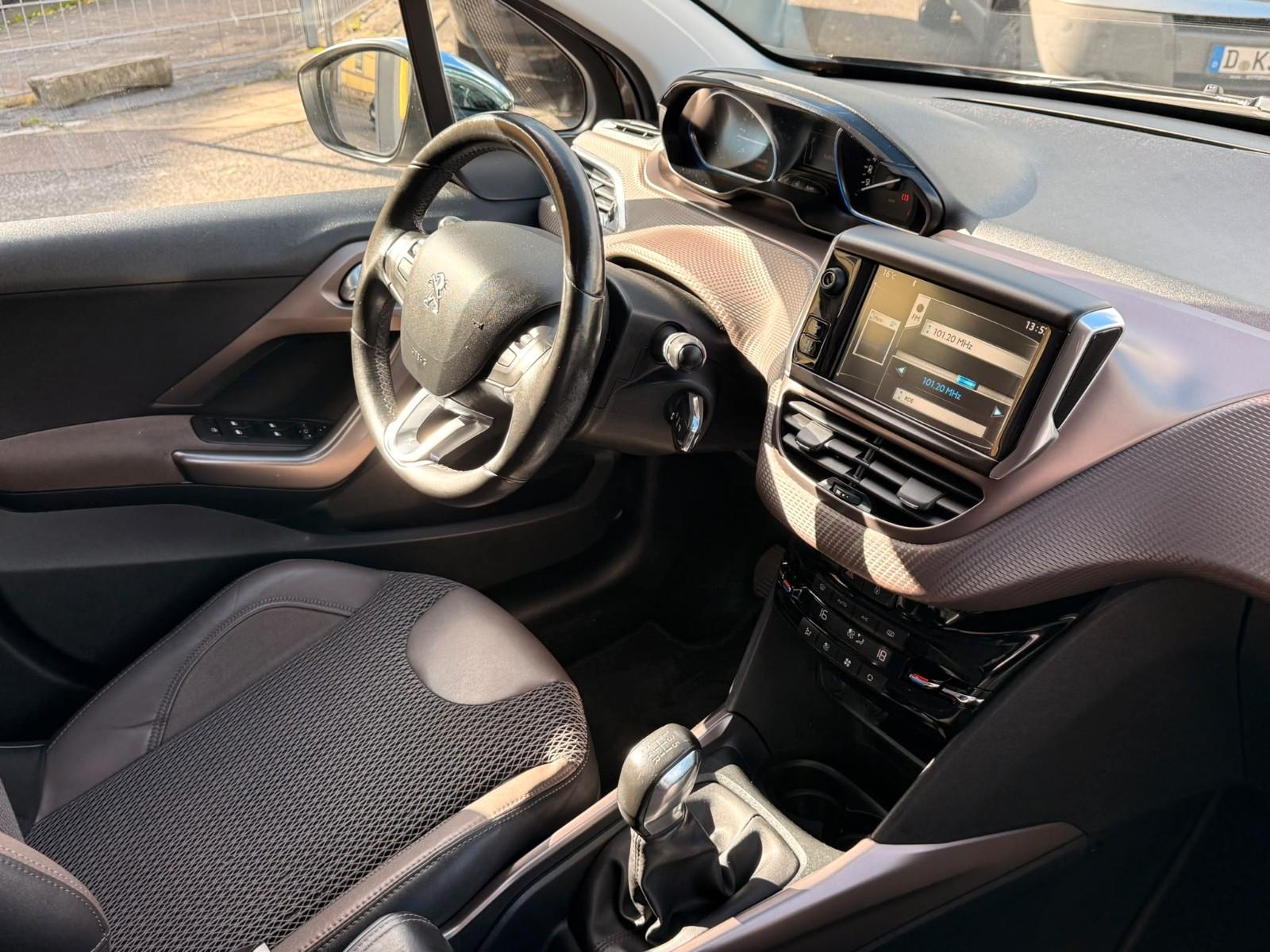 Peugeot 2008 *1.2 Benzin* *Gut gepflegt*