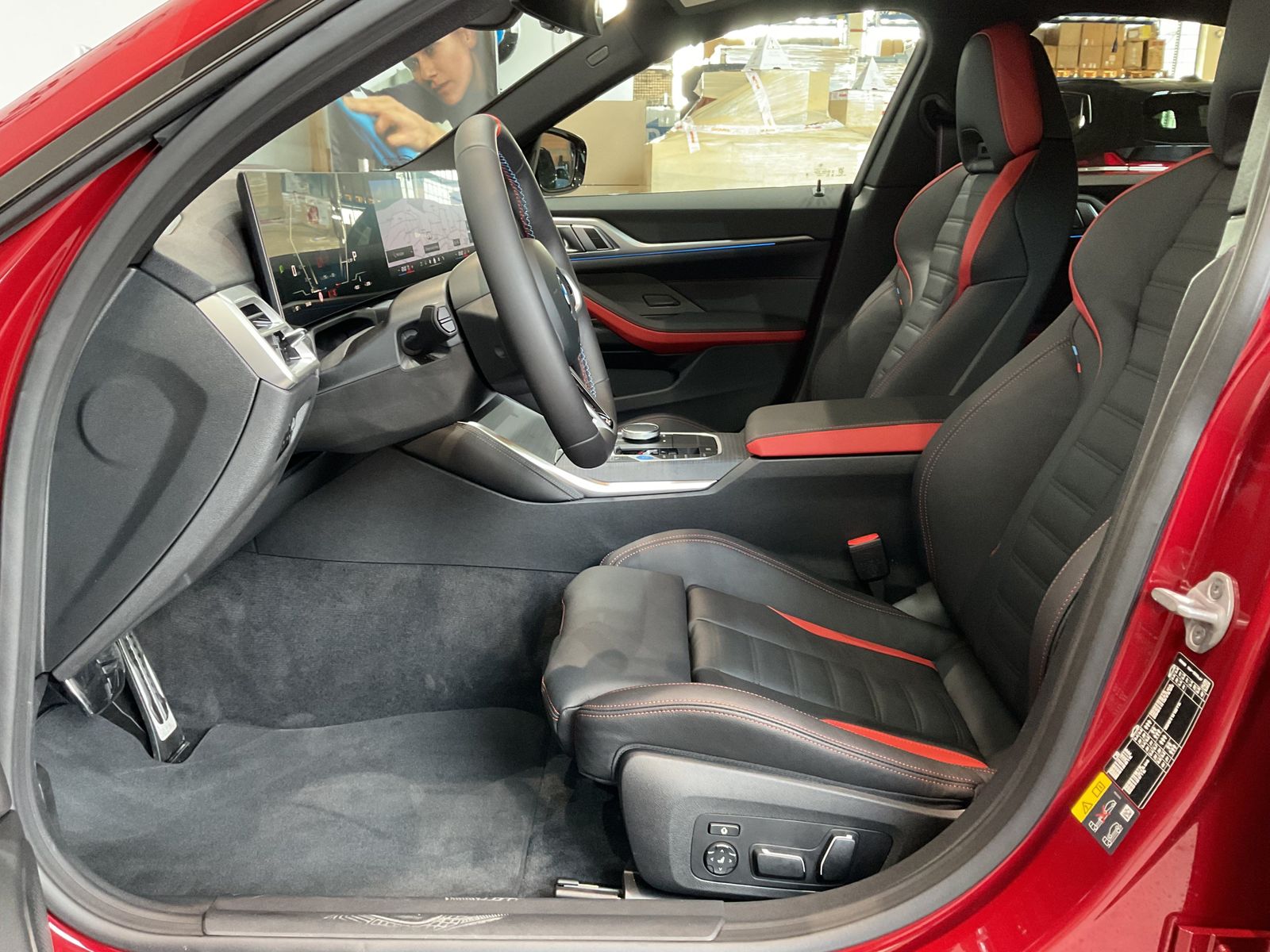 Fahrzeugabbildung BMW i4 M60 |Glasdach |M Sportpaket Pro |20" M LMR