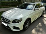 Mercedes-Benz E 400 4MATIC T AMG Line Autom. AMG Line - Mercedes-Benz E 400 in Berlin