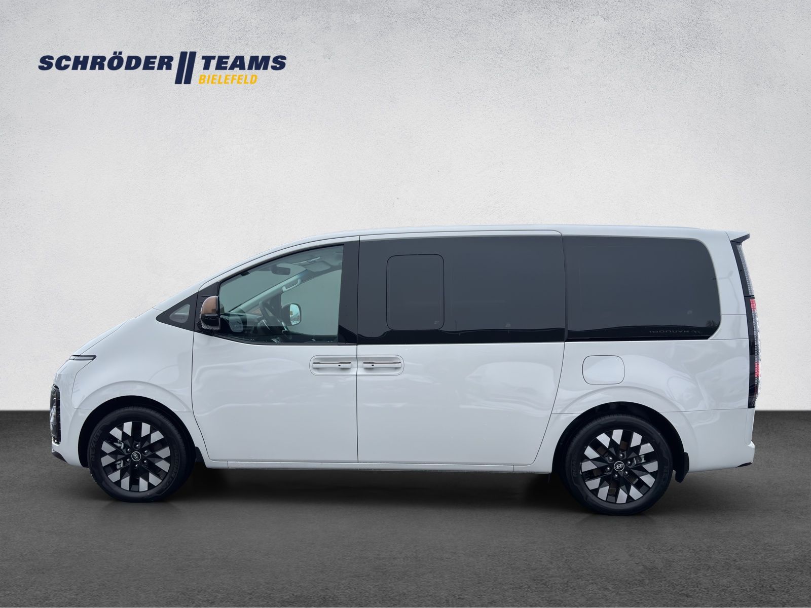 Hyundai STARIA Hybrid 1.6 T-GDi Signature PANO/NSCC/BOSE imagem 2