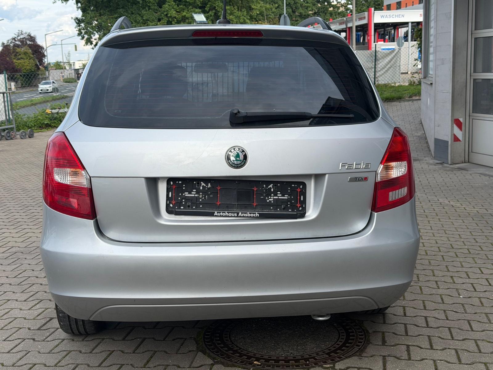 Skoda Fabia 2012 — photo 6