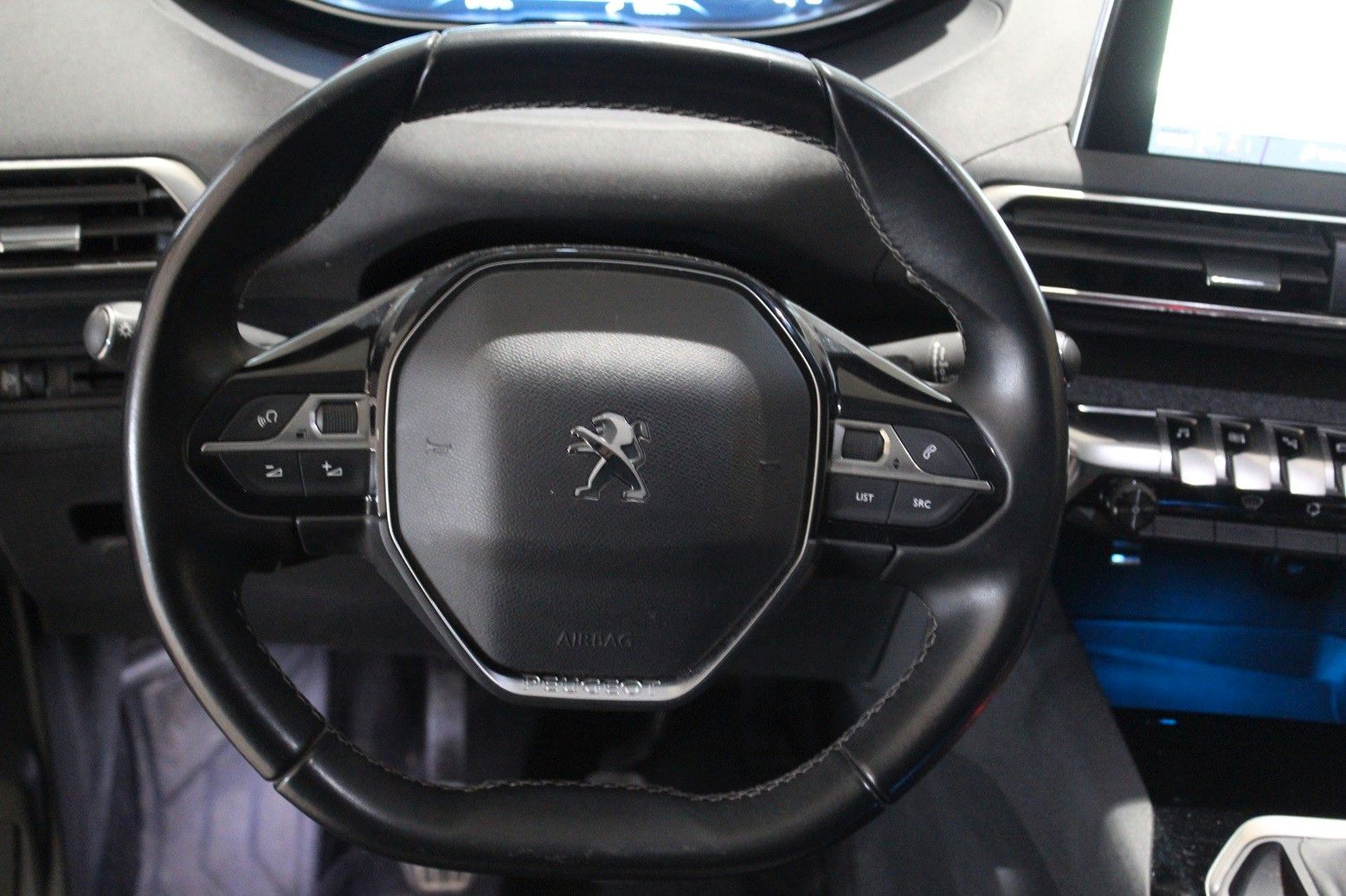 Fahrzeugabbildung Peugeot 5008 Allure 1.2T NAVI/PDC/T-LEDER/TEMPOMAT