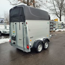 Humbaur Pferdeanhänger Equitos Alu Plus 2400