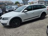 Skoda Octavia Combi Scout 4x4*DSG Automatik*Euro 6* - gebrauchte Skoda Octavia aus dem Jahr 2016