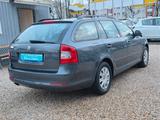 Skoda Octavia 1.4 TSI DSG Combi*Autom.*PDC*SchiebeDach - Skoda Octavia aus 2011: Kombi