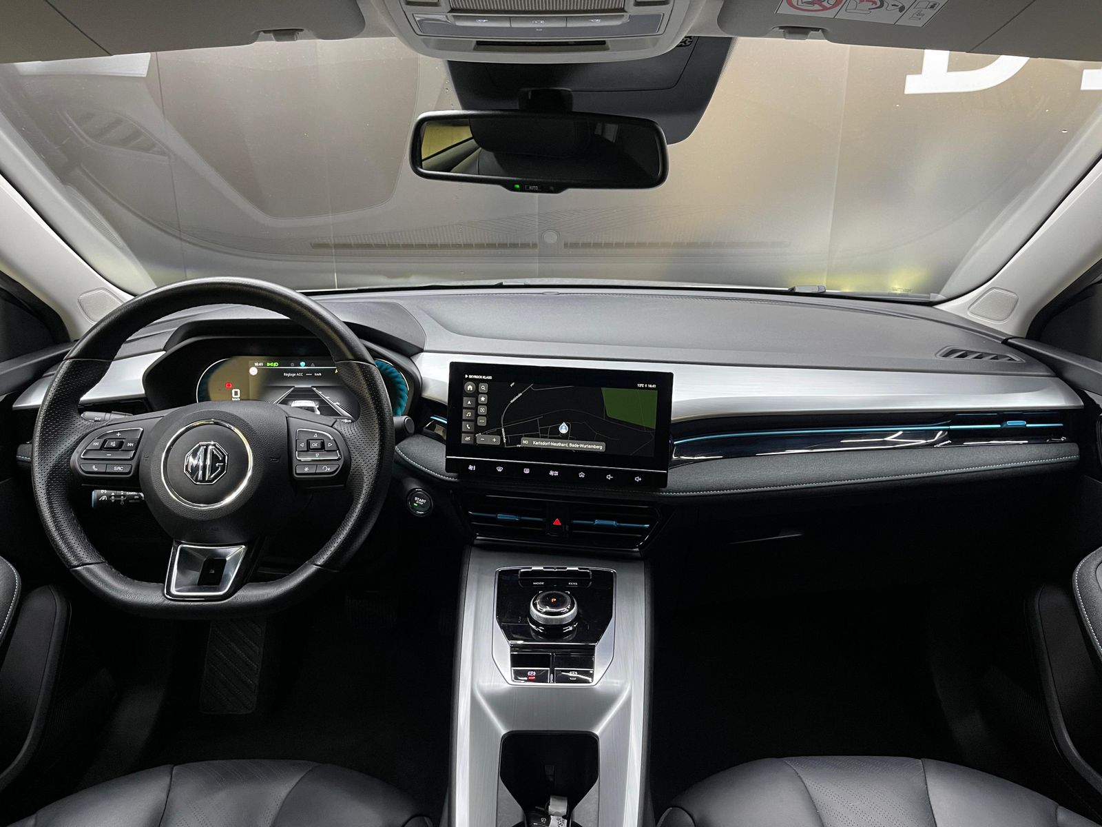 Fahrzeugabbildung MG MG5 61 KWH Luxury NAVI+LED+SHZ+DAB+ACC+360°+DAB+