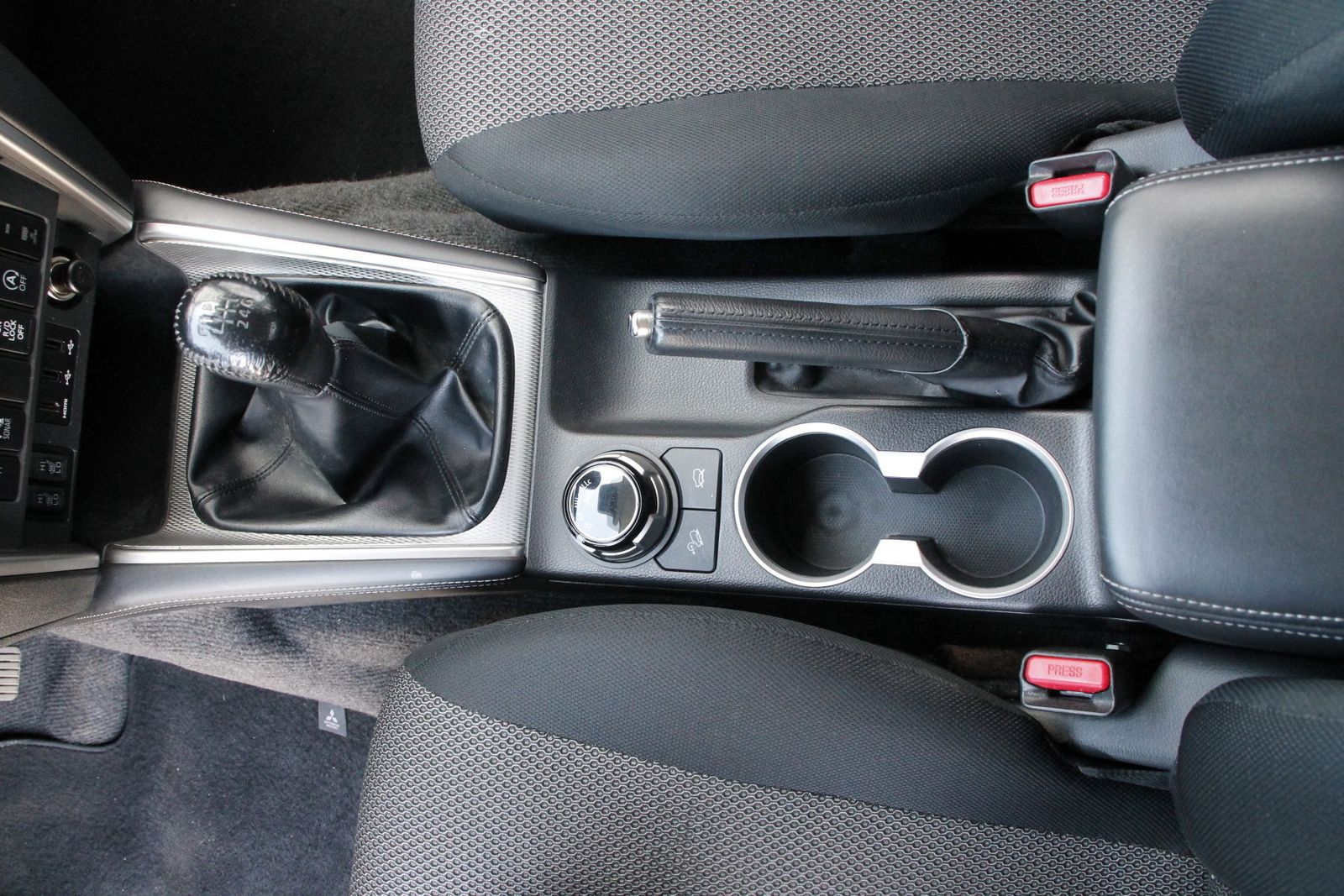 Fahrzeugabbildung Mitsubishi L200 (KL0/KJ0) Spirit Doppelkabine 4WD