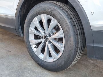 Volkswagen Tiguan - 5
