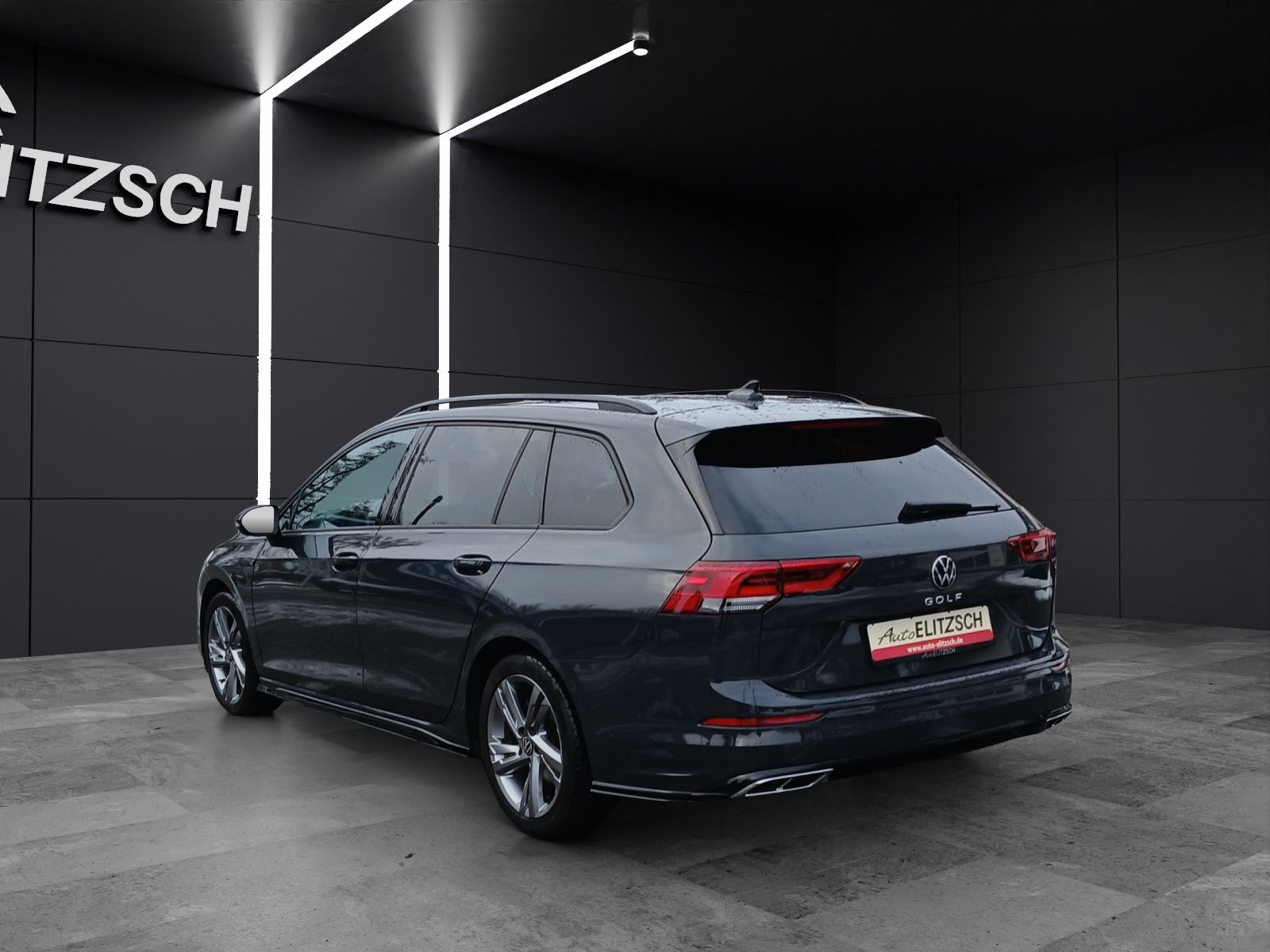 Fahrzeugabbildung Volkswagen Golf VIII Variant TSI R-Line LED AHK Navi AID AC