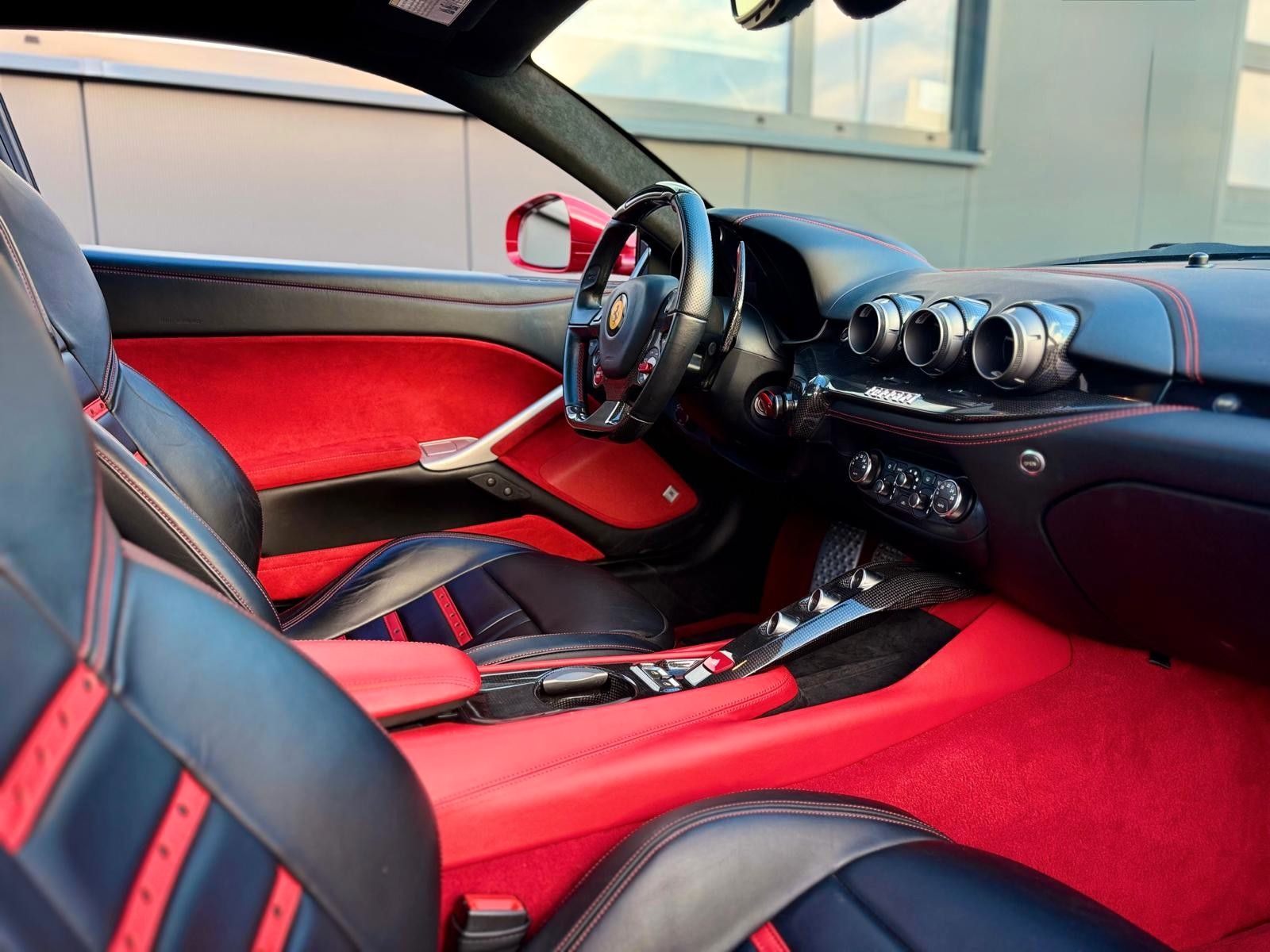 Fahrzeugabbildung Ferrari F12 Berlinetta*Carbon*Lift*Sonderfarbe*Garantie*