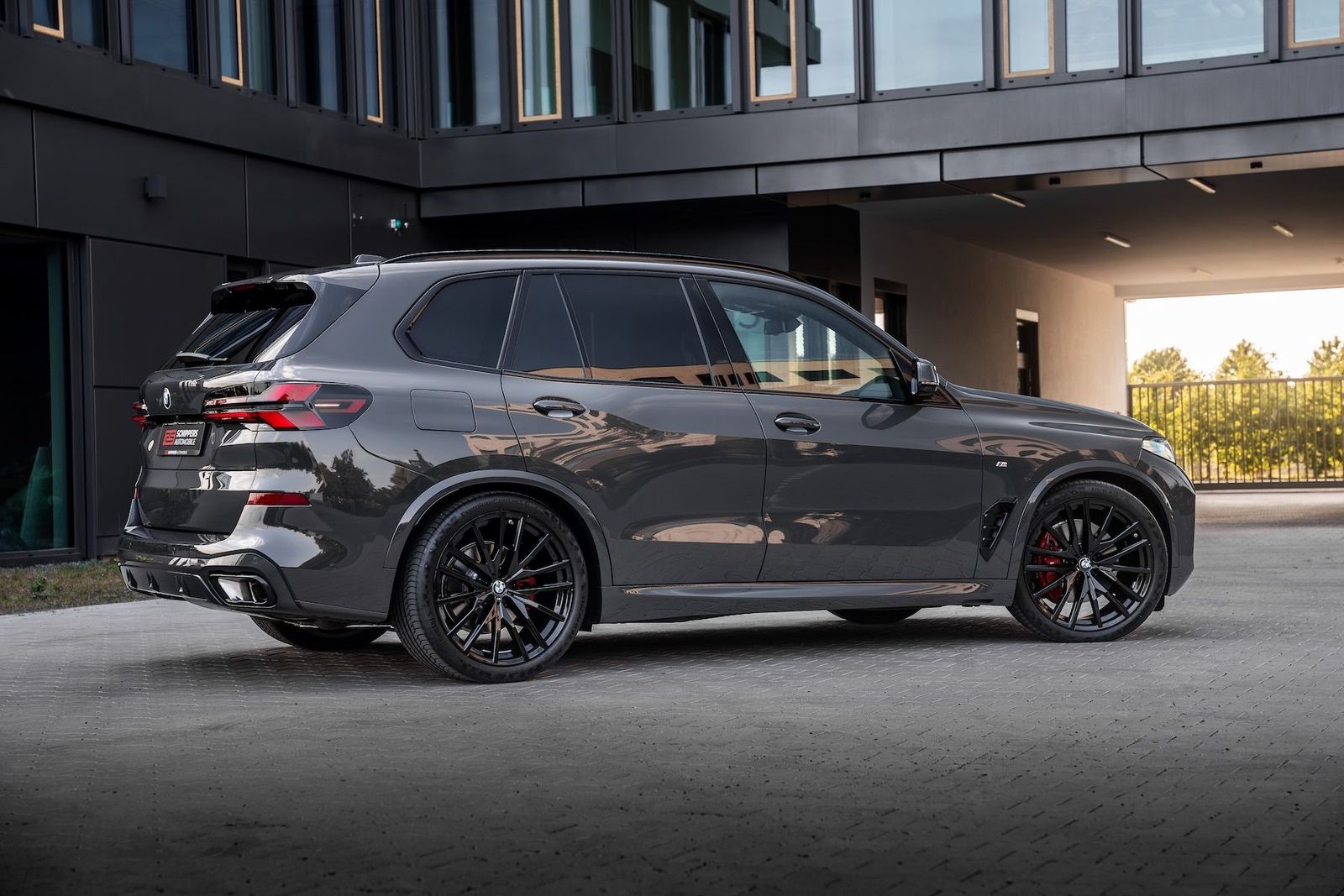 Fahrzeugabbildung BMW X5 40d xD M-SPORT PRO|AHK|ICONIC|MASSAGE|LUFT