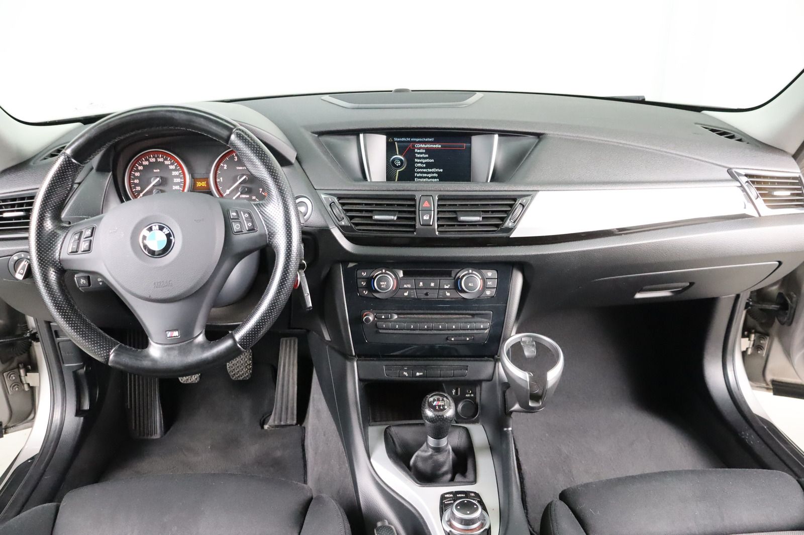 Fahrzeugabbildung BMW X1 18i * X-Line * Xenon * Sitzhzg.