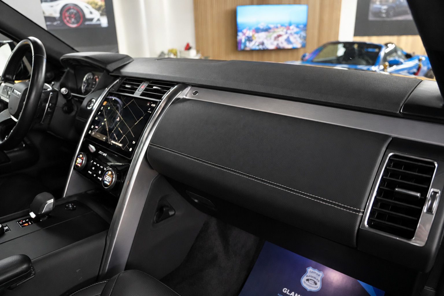 Fahrzeugabbildung Land Rover Discovery SE*R-Dynamic*7-Sitz*Pano*Meridian*360°