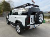 Land Rover Defender D240  110 S - Land Rover Defender mit Diesel-Antrieb: Geländewagen, Automatik