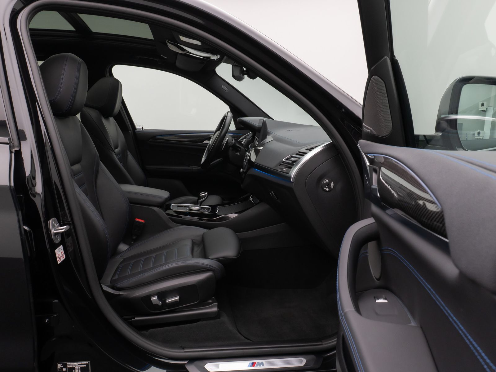 Fahrzeugabbildung BMW X3 xD30e M Sport Panorama Kamera HUD DAB H/K 21"