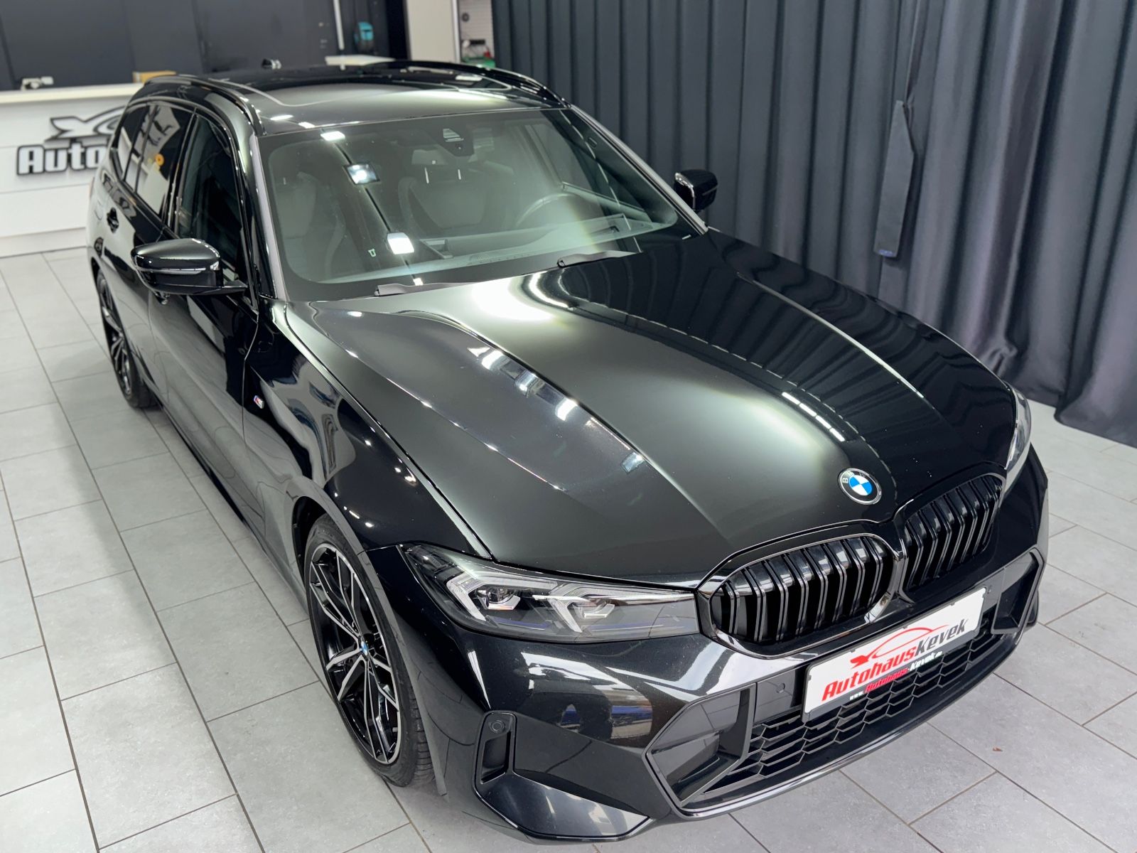 Fahrzeugabbildung BMW 320d M SPORT PRO Touring |PANO|HEAD-UP|AHK