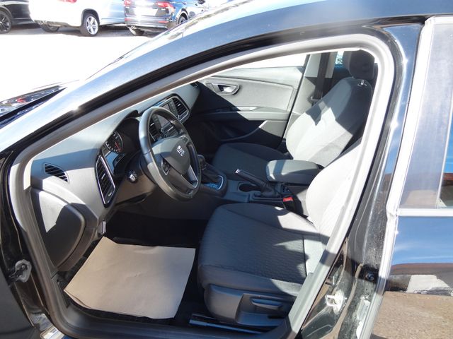 Fahrzeugabbildung Seat Leon Style/Automatik/1.Hd/Navi/PDC/80TKM/
