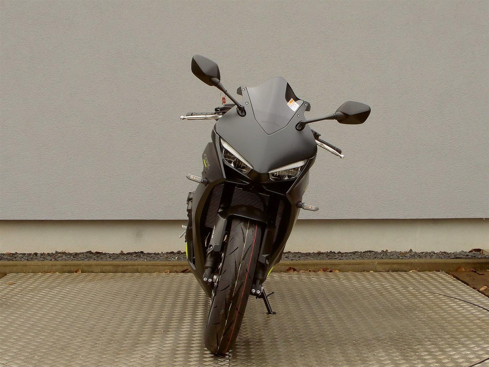 Honda CBR650R E-Clutch