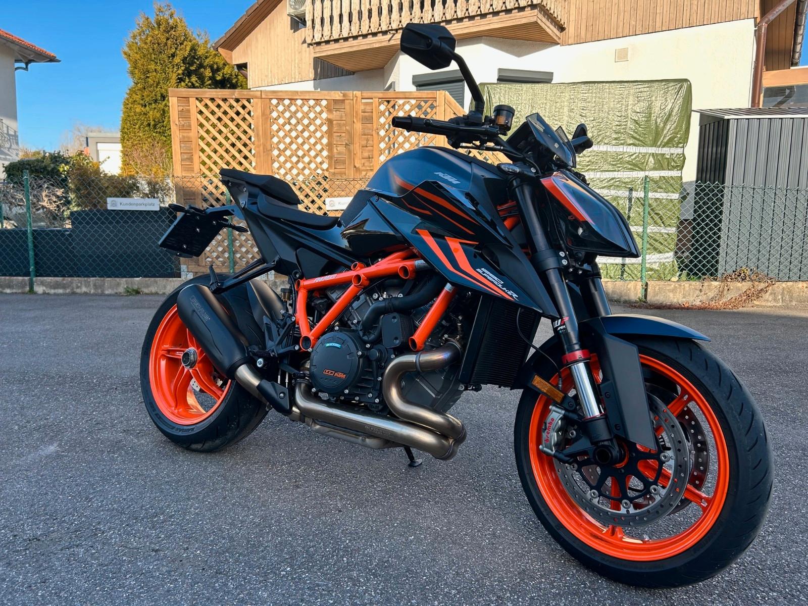 KTM 1290 SUPER DUKE R 2023 Power Parts, Service Neu