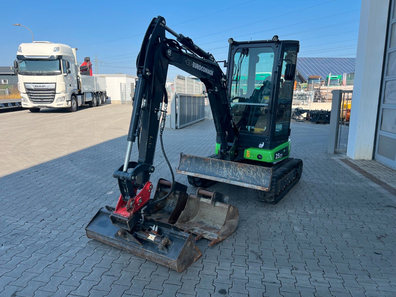 Fahrzeugabbildung Eurocomach 25ZT / nur 316h! / 2021/ Löffelpaket