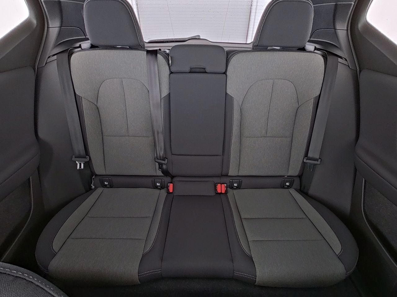 Fahrzeugabbildung Volvo XC 40 B3 Plus Black Edition | 360° | Panor.