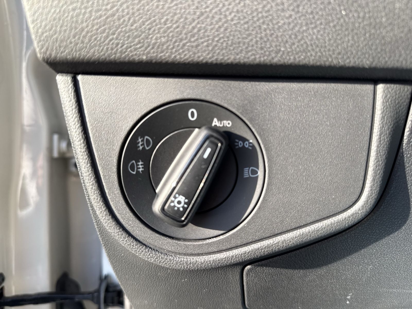 Polo R-Line 1.0 TSI, IQ-Drive, Navi, Sportfahrwe