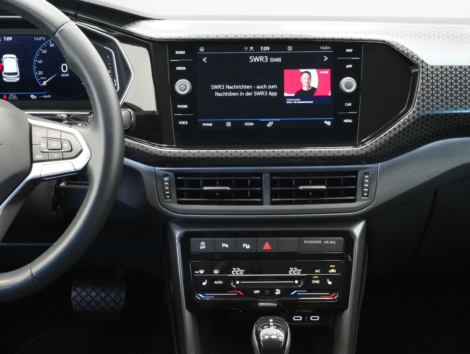 Fahrzeugabbildung Volkswagen T-Cross 1.0 TSI DSG R-Line IQ.DRIVE/LED/NAVI/ACC