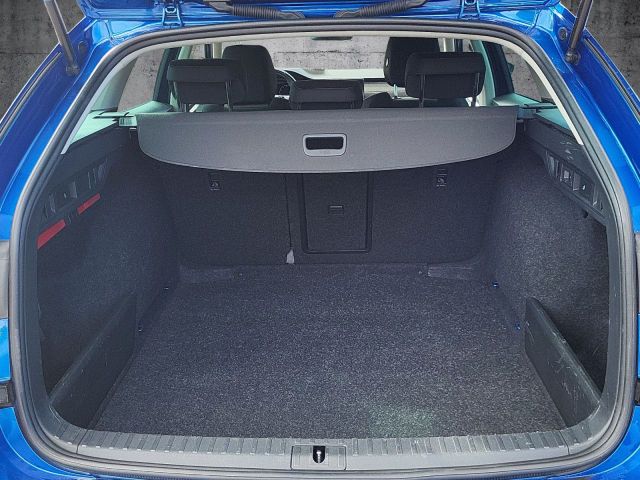 Octavia Combi 2.0TDI Aut. Scout 4x4 AHK Navi
