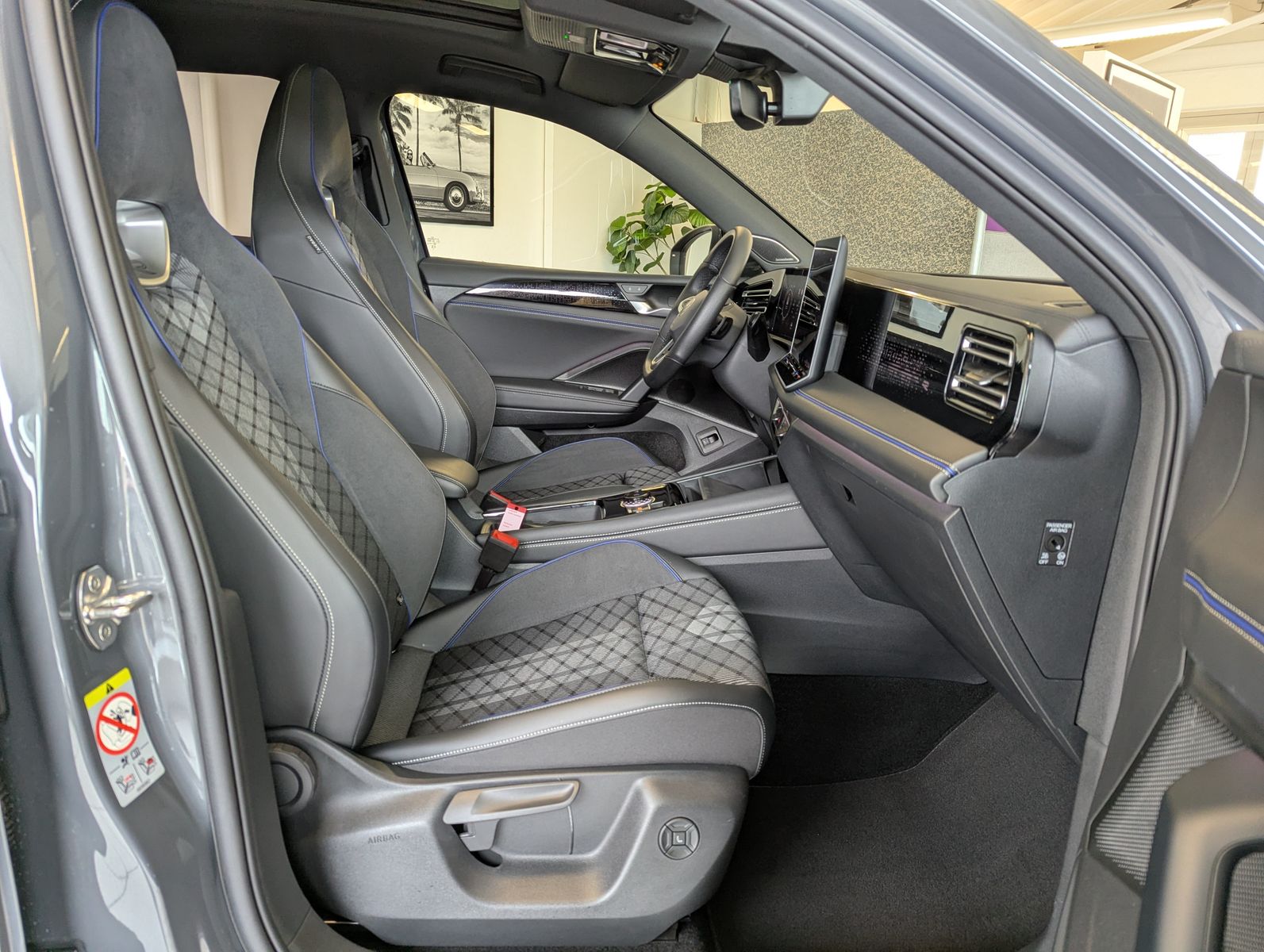 Image du véhicule Volkswagen Tiguan 2.0TDI R-Line 4M Pano H/K AHK Matrix 20