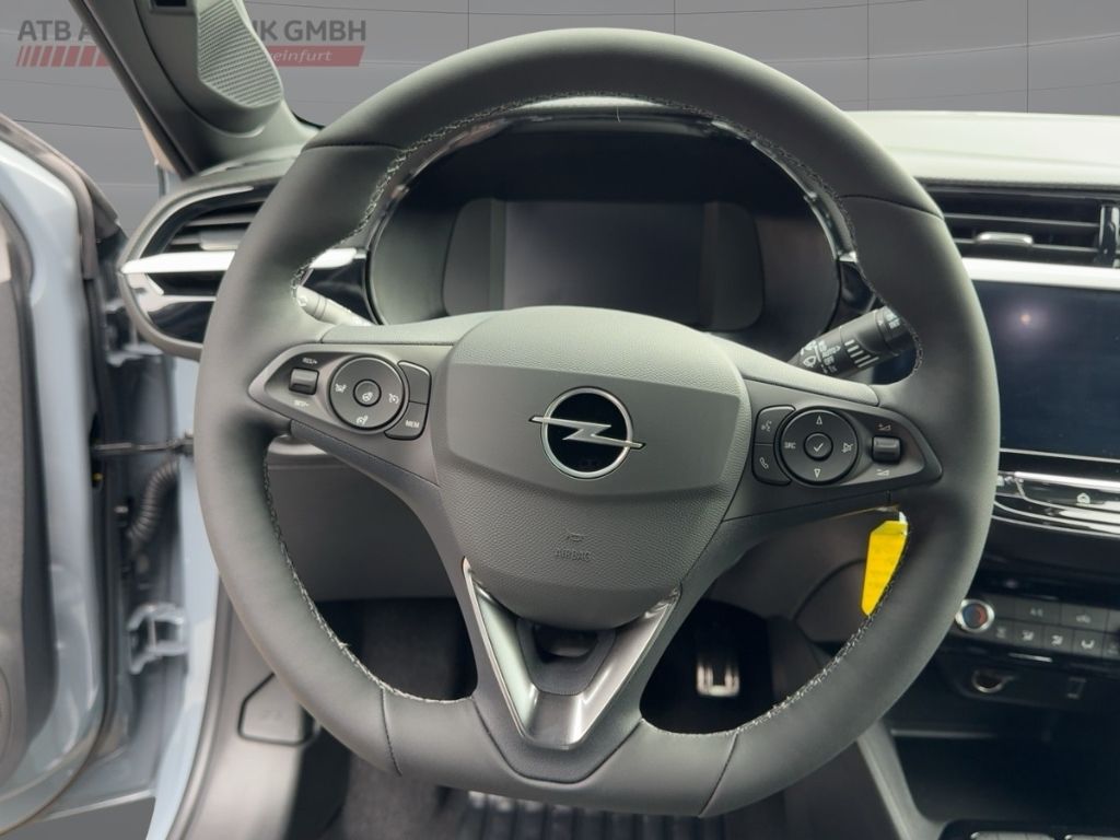 Fahrzeugabbildung Opel Corsa GS Hybrid, Allwetterreifen, Rückfahrkamera