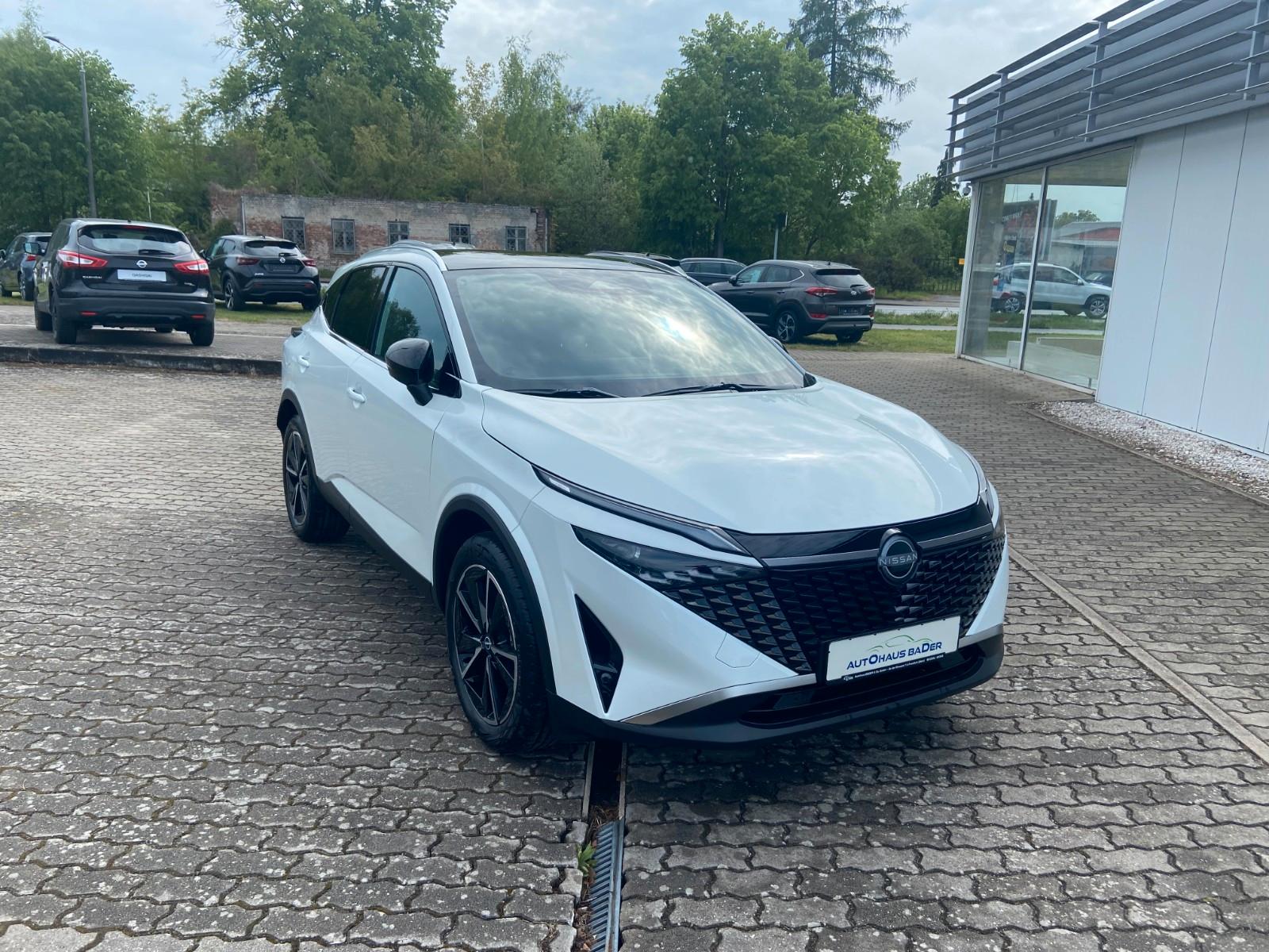 Nissan Qashqai Tekna 1,3 DIG-T MHEV Xtronik Pan HUD
