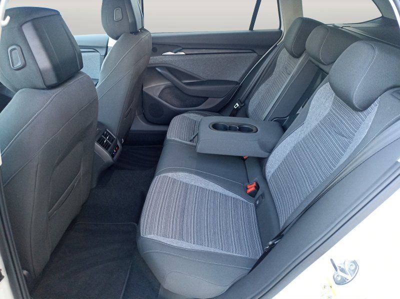 Fahrzeugabbildung SKODA Superb Combi 1.5 TSI mHEV Selection DSG  ASSISTE