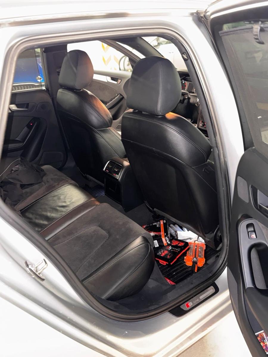 Audi A4 2009 — photo 11