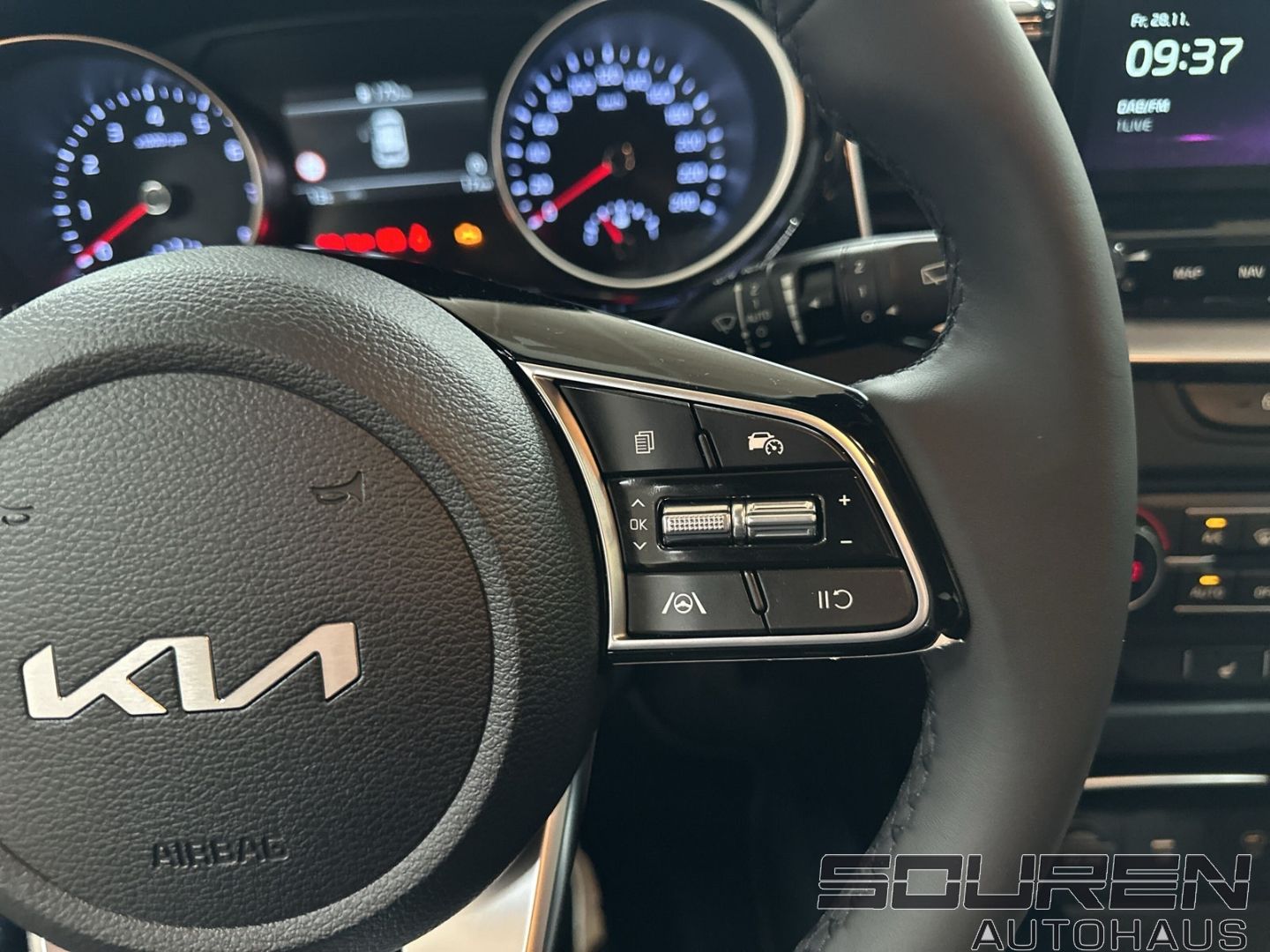 Fahrzeugabbildung Kia Ceed 1.5 T-GDI Ultimate Edition STYLE JBL + SITZ