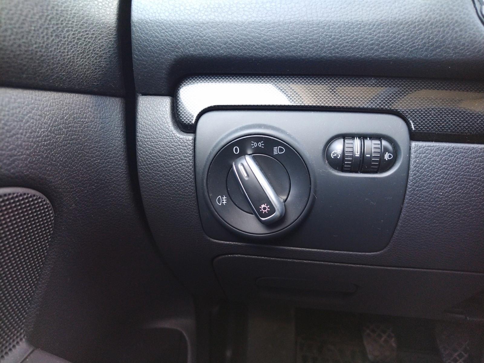 Volkswagen Golf 2011 — photo 21