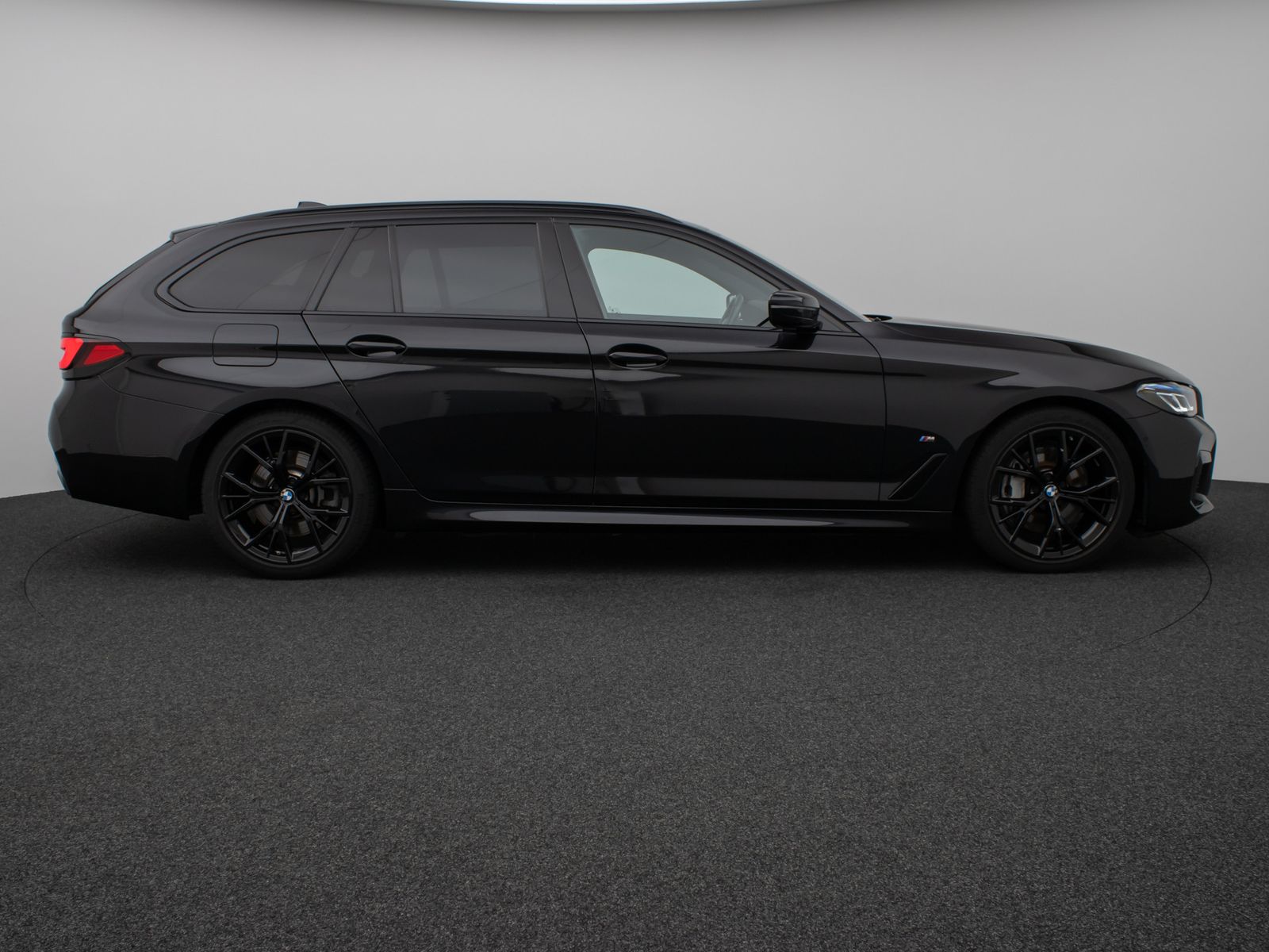 Fahrzeugabbildung BMW 530d M Sport Panorama Kamera Laser HUD DAB HiFi