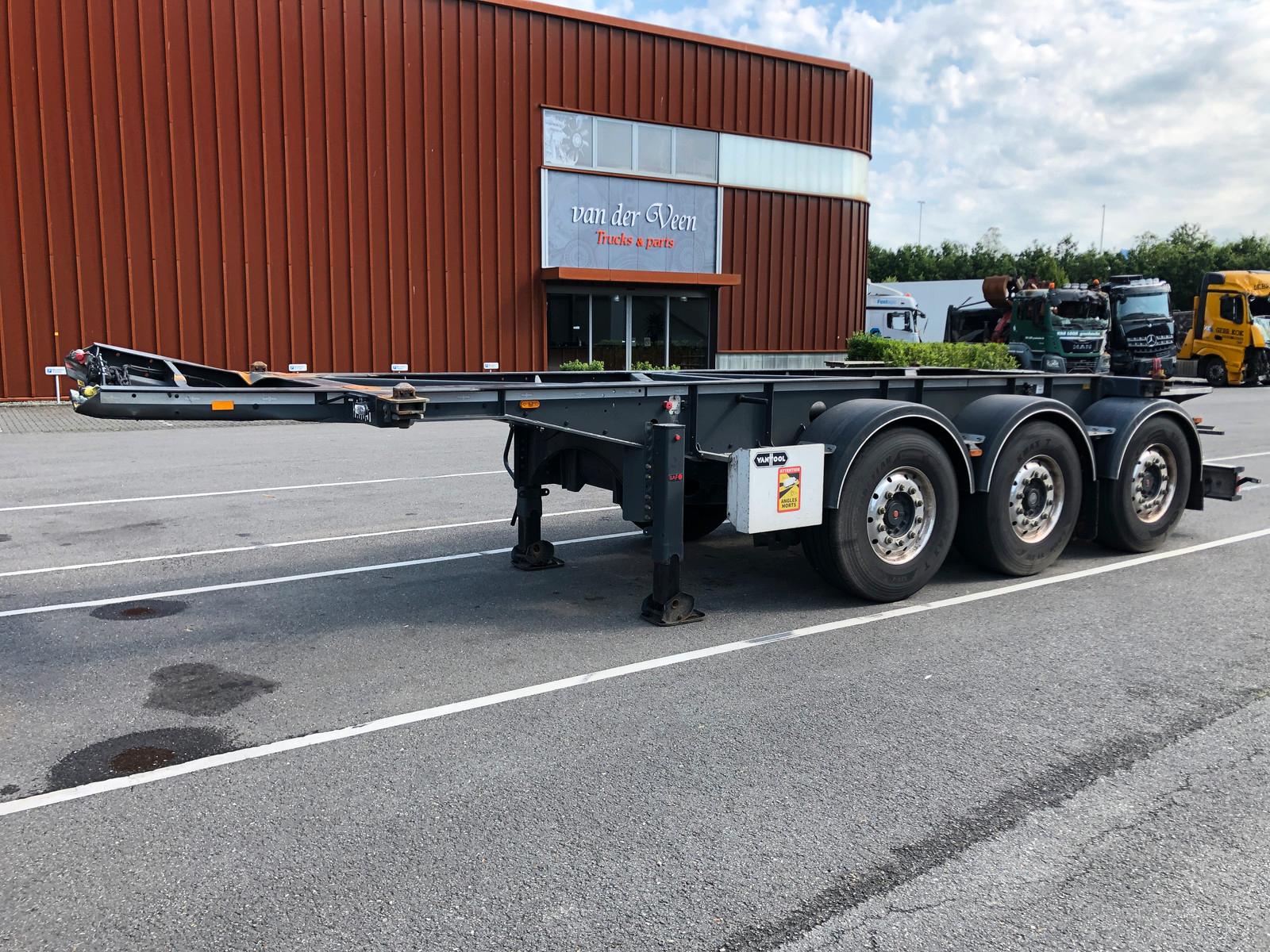 Vanhool 20" ADR container chassis