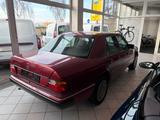 Mercedes-Benz W124 200 E * 1.HAND * ABS * SSD * ZV * AHK - Mercedes-Benz E 200 in Dresden